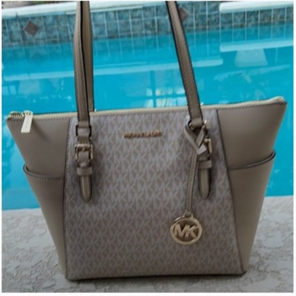 Michael Kors Charlotte Large Top Zip Tote - Picture 3 of 16